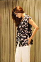 Embroidered Sleeveless High Slit Best Jacket